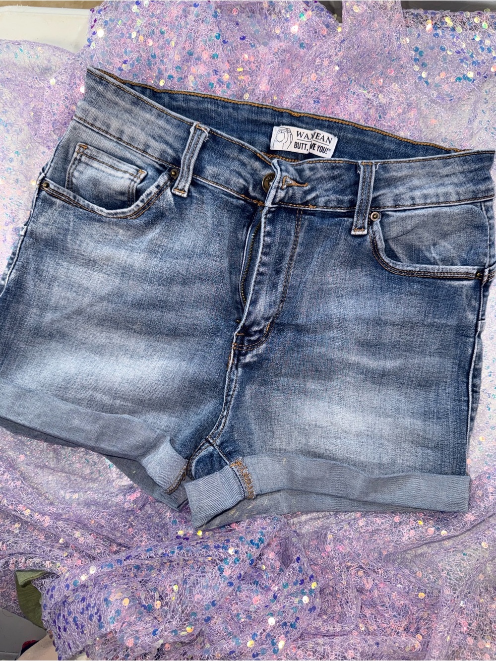 2095-Wax Jean Faded Light Blue Rolled-Hem Denim Shorts